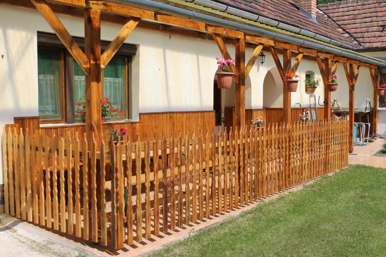 Отель Orban Porta Szalafo Экстерьер фото